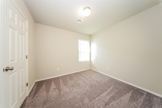 Building Photo - 2920 Brooke Rd