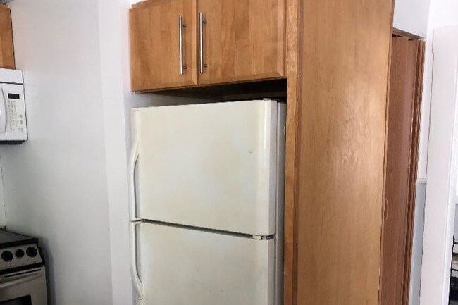 Kitchen Area - 21 Miner St