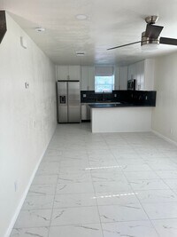 Building Photo - $2,850 - 2 Bed 1 Bath House in San Diego