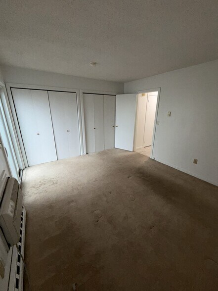 Building Photo - 295 Redstone Hill Rd