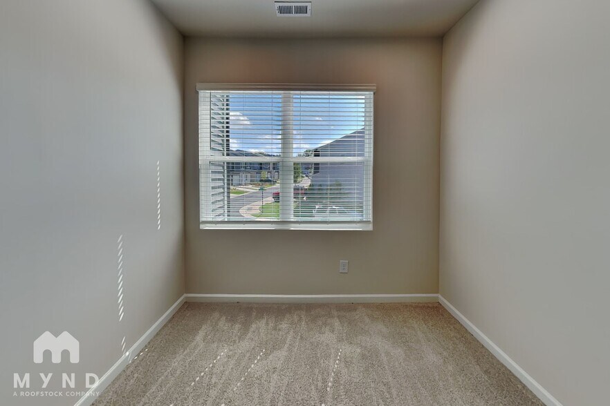 Building Photo - 6005 Longar Ln