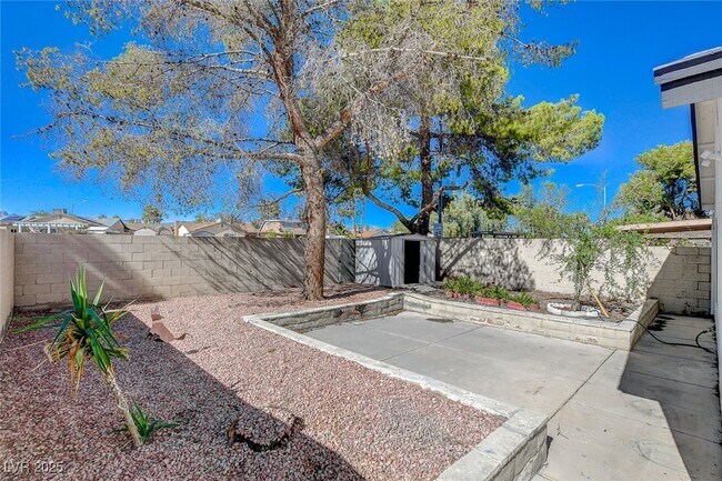 Building Photo - 4683 Calderwood St