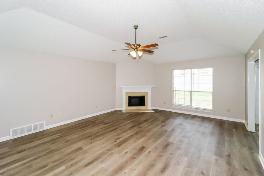 Building Photo - 1244 Breezy Gate Dr