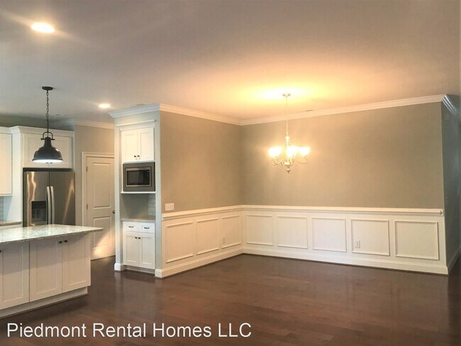 Building Photo - 3 br, 3 bath House - 105 Beckham Dr