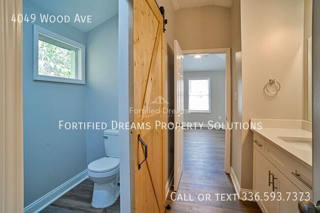 Building Photo - 4049 Wood Ave