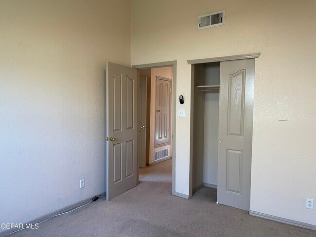 Building Photo - 12828 Tierra Ayala Dr