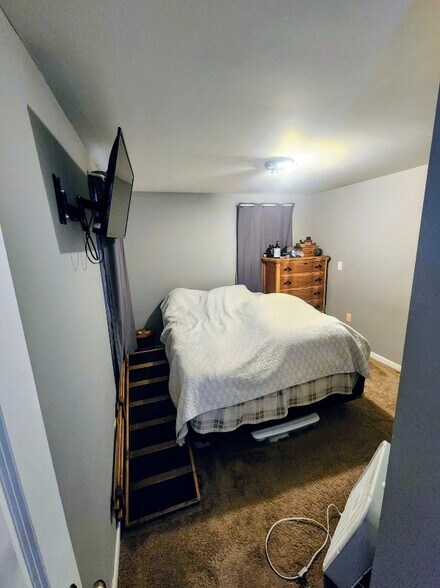 Building Photo - 230 Arlington Dr