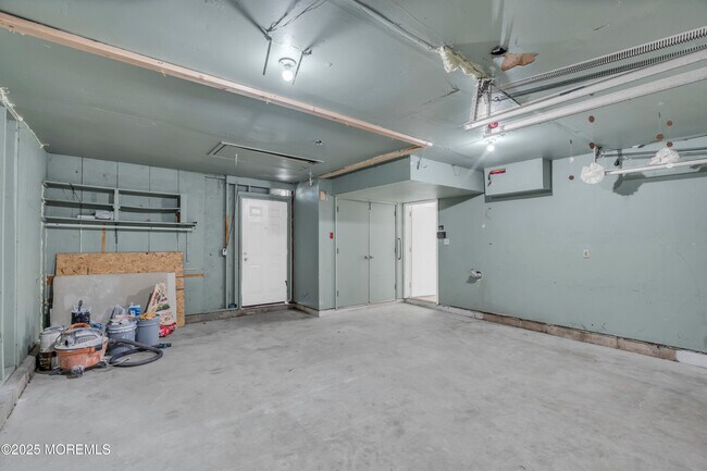 Building Photo - 944 Yellowbank Rd