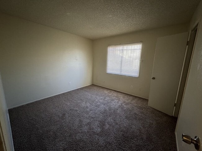 Building Photo - 4261 N 68th Dr