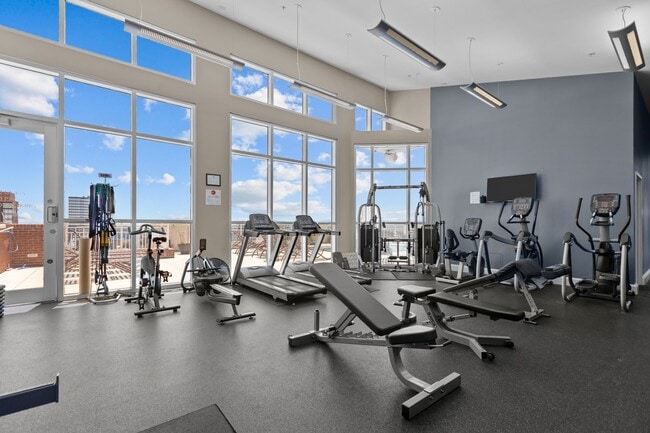 Building Photo - 400 W North St