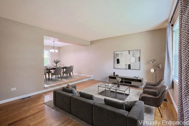 Building Photo - 1410 Huntington Dr