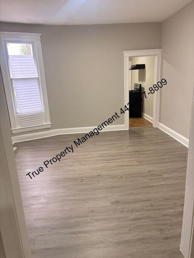 Building Photo - Spacious 3BR Home with Washer & Dryer, Backyard & Basement – $1,500/Month