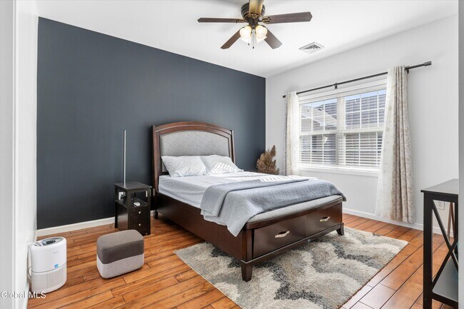 Building Photo - 401 Avalon Pl