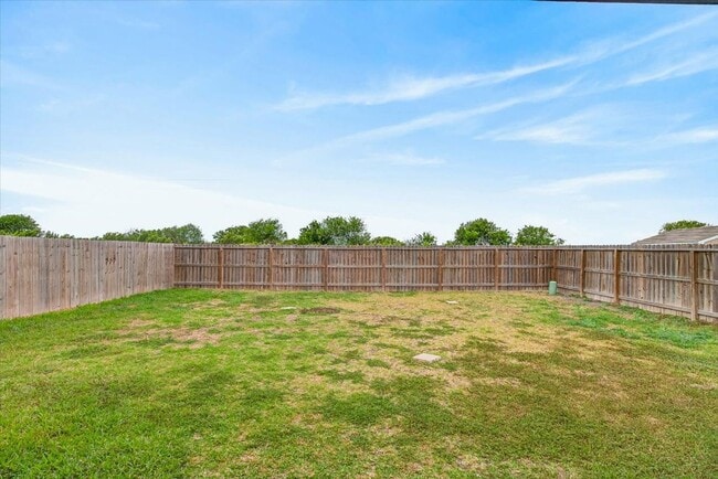 Building Photo - 8121 Cattlemen Dr