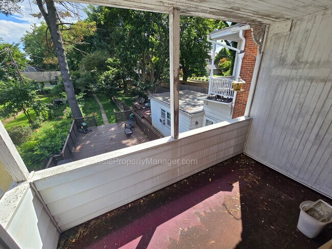 Building Photo - 252 W Pomfret St