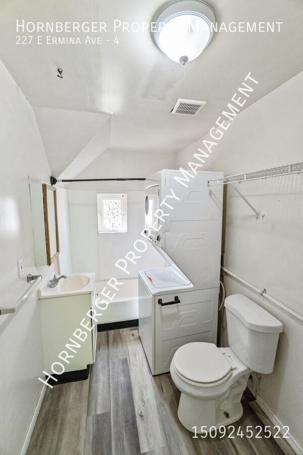 Building Photo - 227 E Ermina Ave