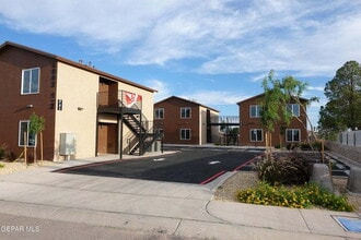 Building Photo - 2-bedroom, 1-bath brand new apartment in 79924