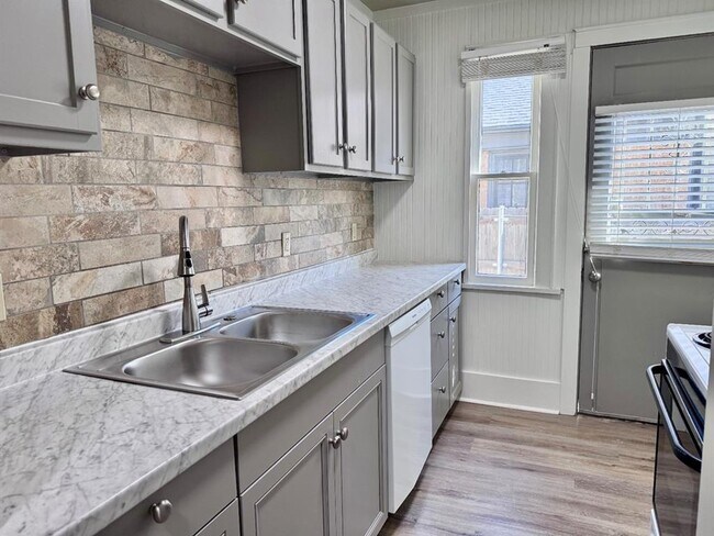 Building Photo - 2521 NW 12th St