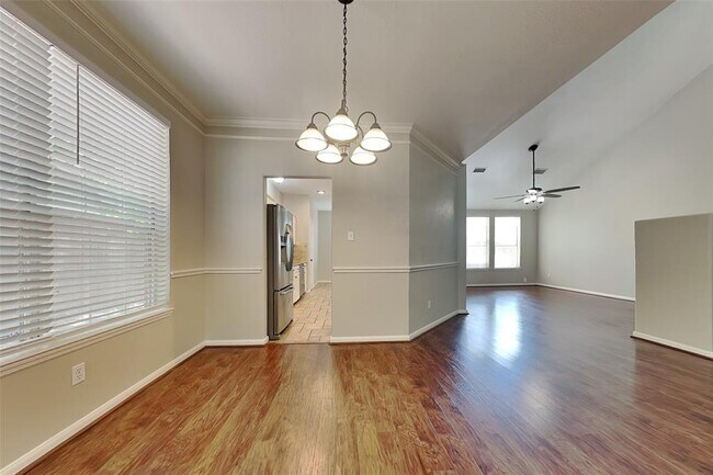 Building Photo - 59 Terraglen Dr