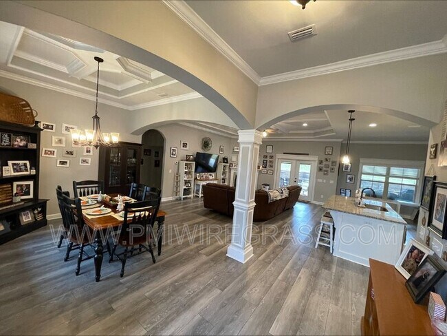 Building Photo - 117 Crest Hill Dr