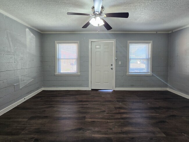 Building Photo - 415 N Beauregard St