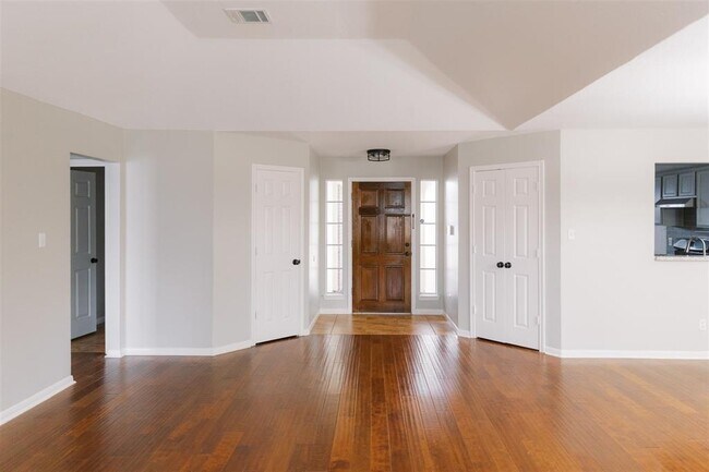 Building Photo - 6510 Larissa Cir