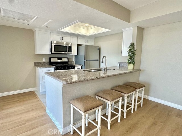 Building Photo - 1052 S Mariposa Ave
