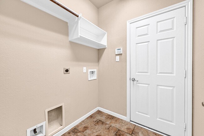 Building Photo - 130 S Vershire Cir
