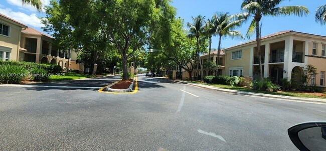 Building Photo - 2403 Centergate Dr