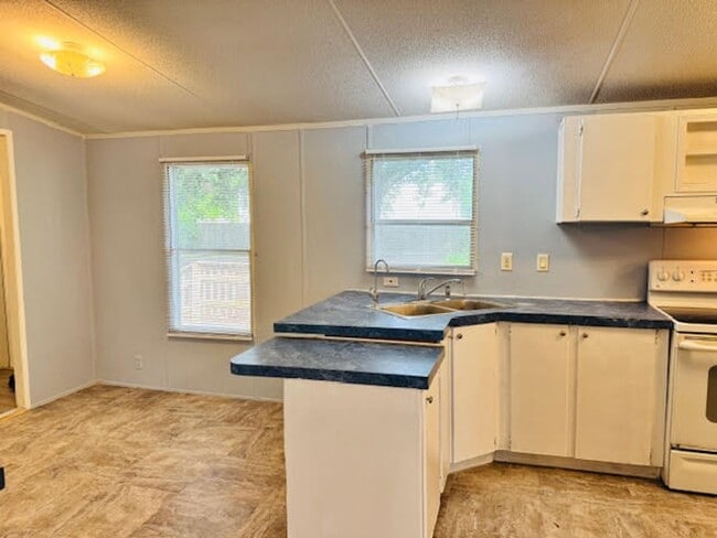 Building Photo - Old Maco Road