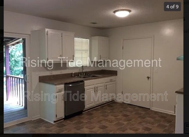 Building Photo - 1024 25th Ave