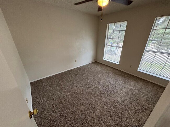Building Photo - 701 Fairchild Dr