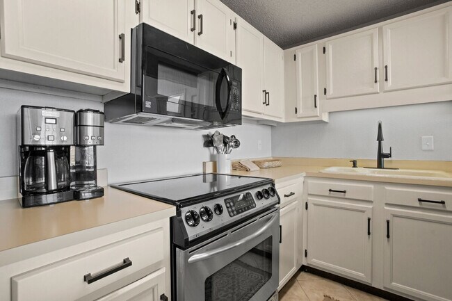 Building Photo - 2270 Storm Meadows Dr
