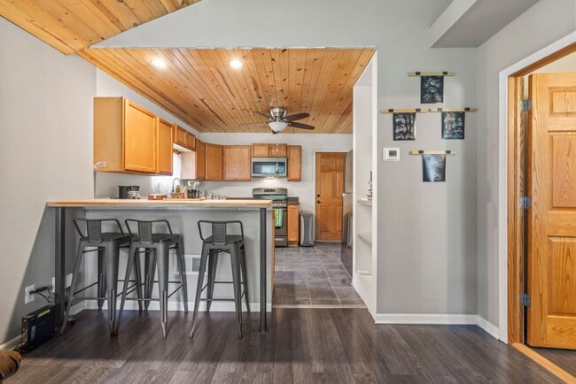 Building Photo - Cute 1 bedroom single family home