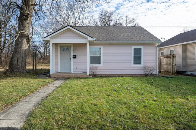 Building Photo - 2549 Columbia Ave