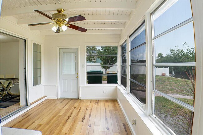 Building Photo - 644 Bonita Ct