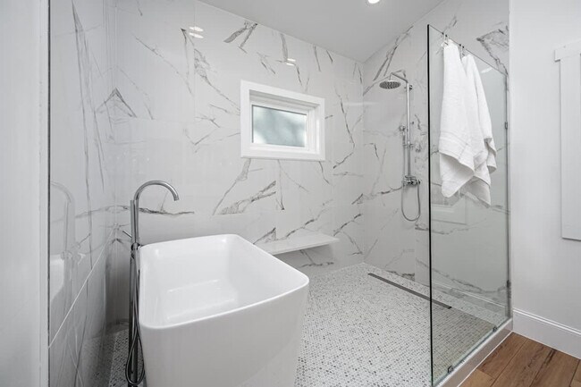 Building Photo - 288 Stone Wall Rd