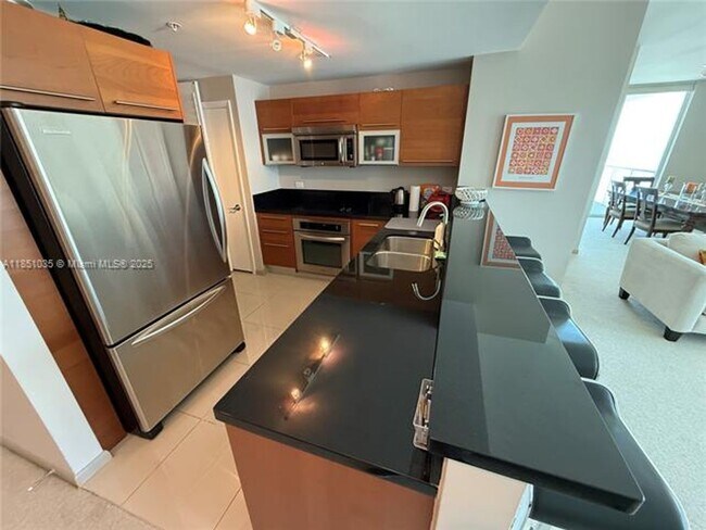 Building Photo - 253 NE 2nd St