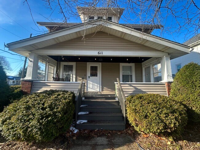 Building Photo - Stunning, Fully Updated 4 Bedroom, 2 Bath Home with Classic Charm!