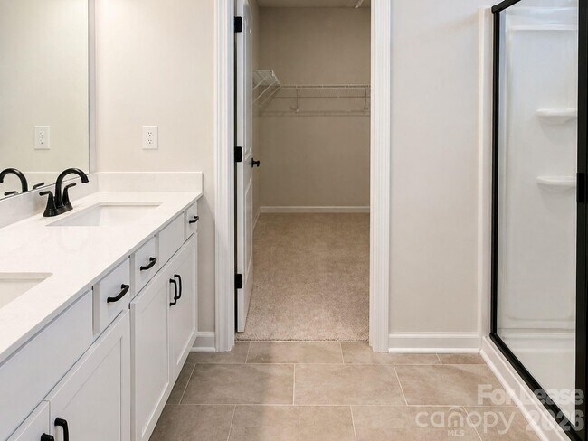 Building Photo - 524 Lively Cres