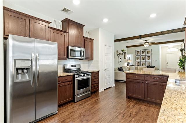 Building Photo - 2157 Miramar Dr