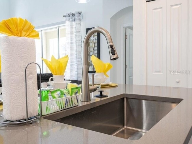 Building Photo - 8956 Takeaway Wy