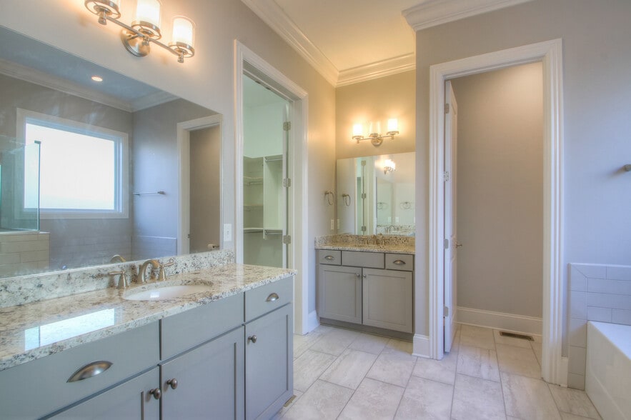 Building Photo - 9112 Keats St