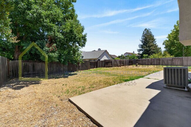 Building Photo - Spacious 3-Bedroom Retreat with 2.5 Baths in Prime Elk Grove Location