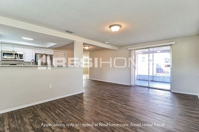 Building Photo - 6027 11th Ave