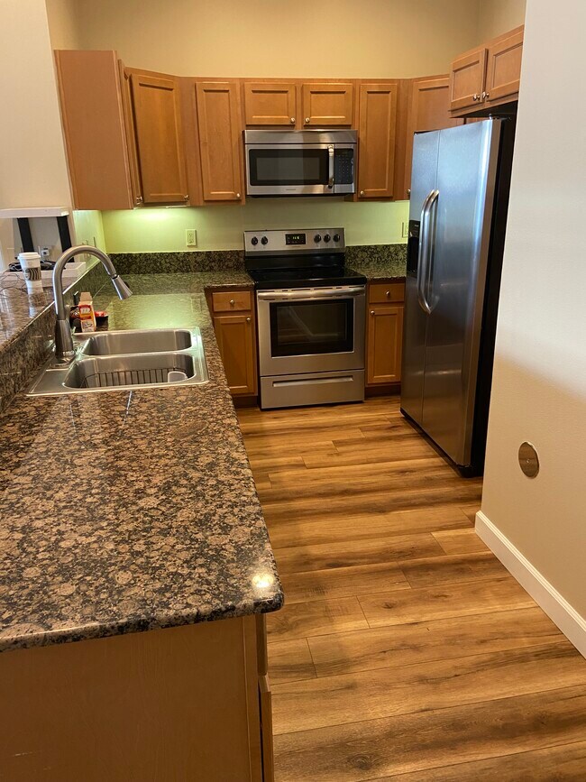 Building Photo - 212 S Dakota Ave