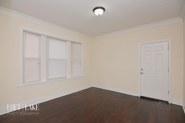 Building Photo - 2133 N Springfield Ave