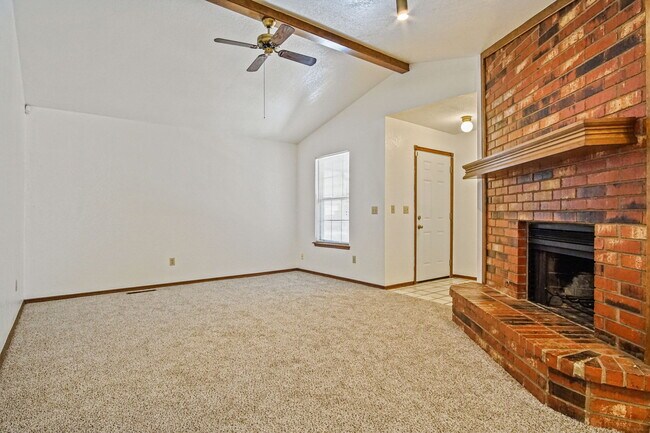 Building Photo - 8910 Oak Valley Dr