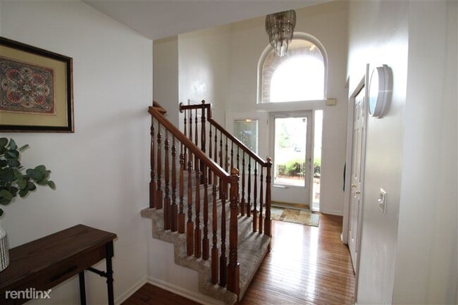 Building Photo - 5531 Redbud Ct