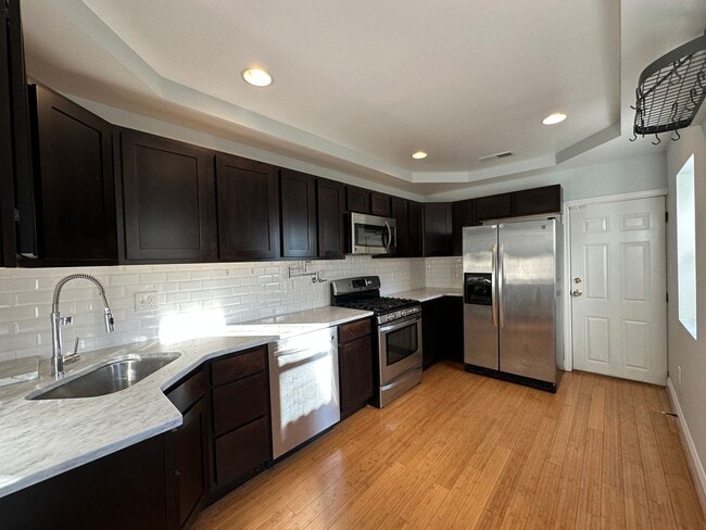 Building Photo - Charming 3 Bedroom/2.5 Bathroom Townhome in Fells Point, Baltimore, MD!